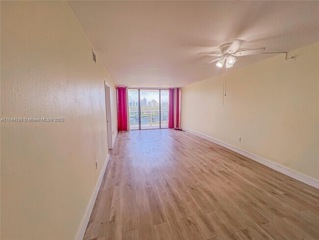 Building Photo - 3625 N Country Club Dr