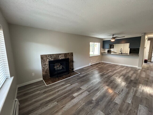 Building Photo - LABOR DAY SPECIAL!!! Beautiful creek view ...