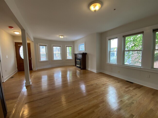 Building Photo - 8 Silvey Pl