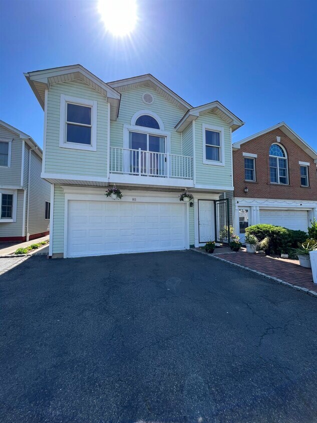 85 Grieco Dr, Jersey City, NJ 07305 House Rental in Jersey City, NJ