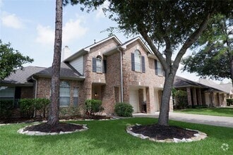 Building Photo - 2610 Parkbriar Ln