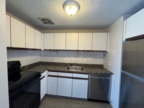 Building Photo - 195 Burgundy Hill Ln