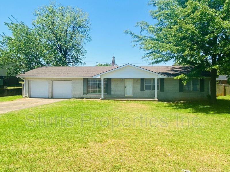 Foto principal - 1610 Burroughs Ave