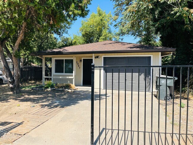 Foto del edificio - Cute & Updated Duplex