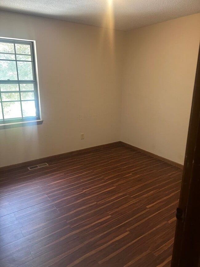 Building Photo - Coming Soon! Spacious 3-bedroom, 2-bathroom home in the highly sought-after Blue Springs area!