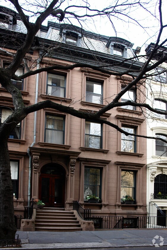 Primary Photo - 216 Columbia Pl