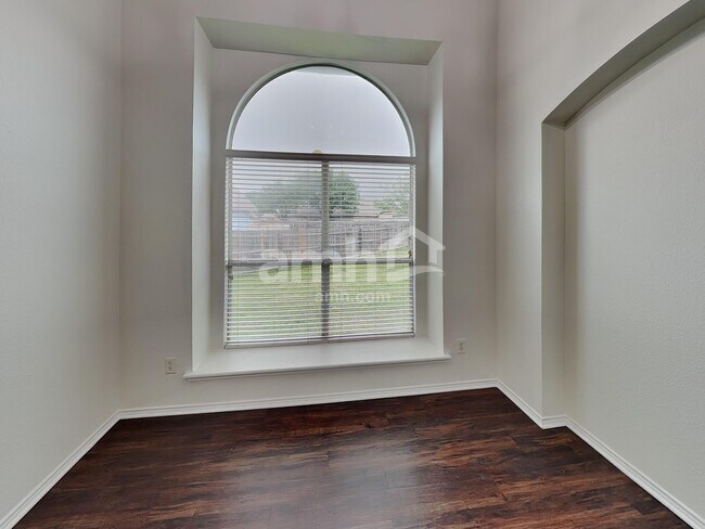 Foto del edificio - 200 Rock Prairie Ln