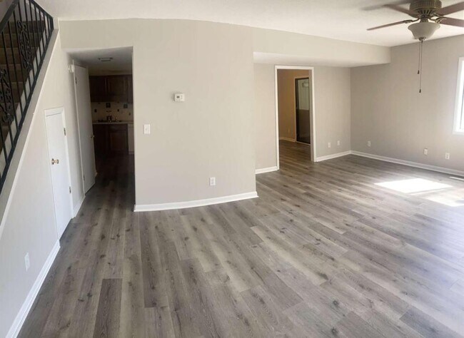 Building Photo - 1471 Turkey Ridge Rd.  #C