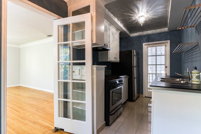 Foto del edificio - 1263 N Crescent Heights Blvd