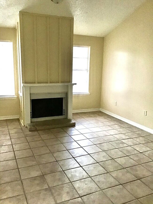 Photo - 2132 Gardere Lane Apartment