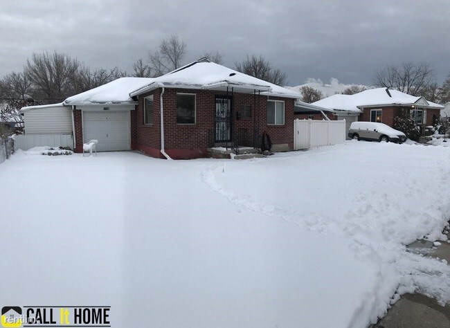 Building Photo - 1138 W Talisman Dr