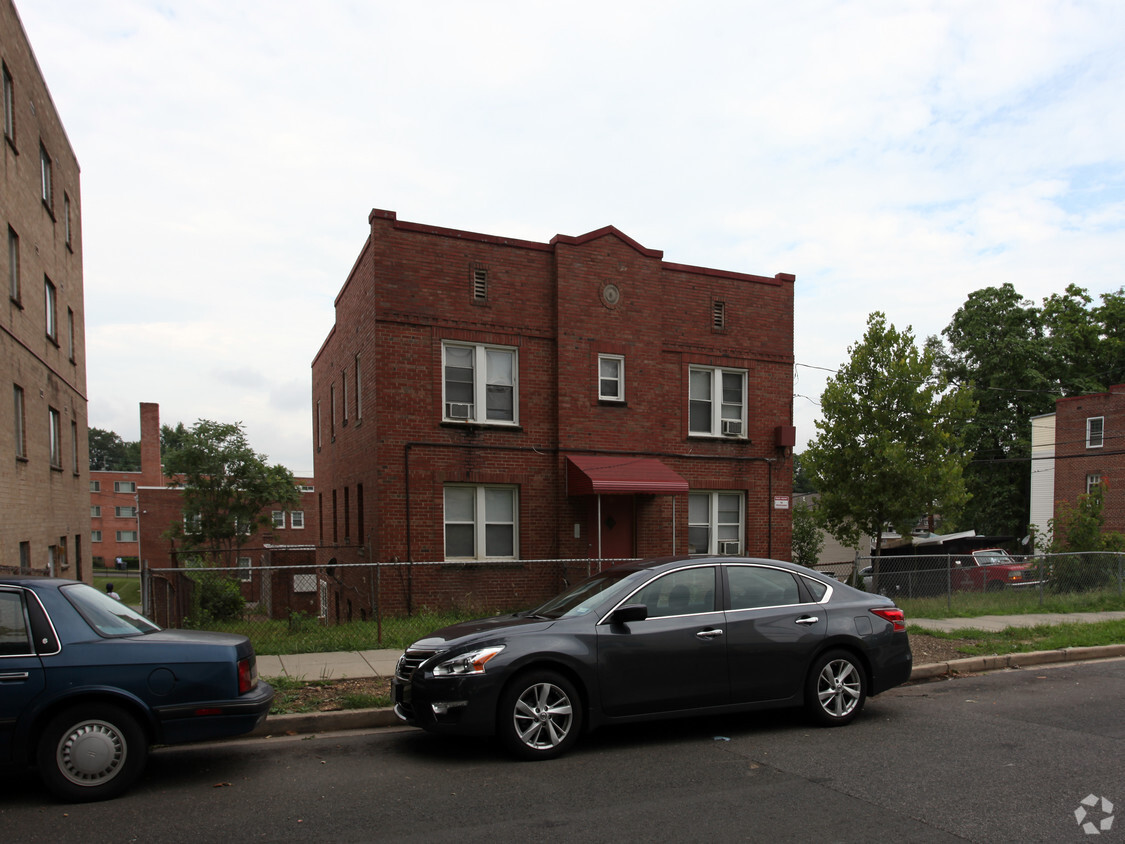 Building Photo - 1701 28th St SE