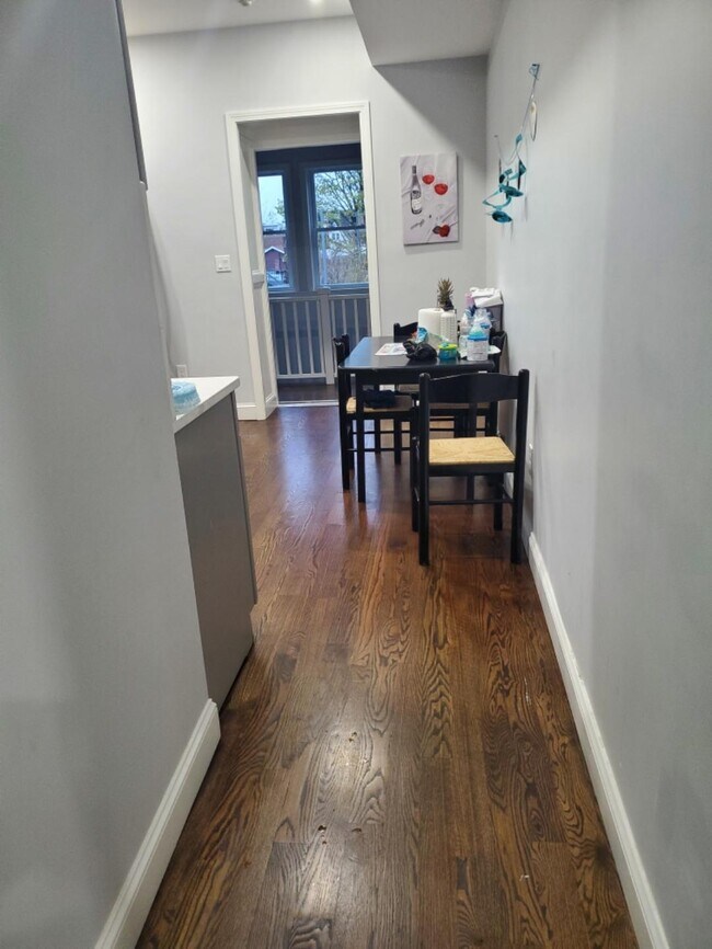 Foto del edificio - 471 Eastern Ave