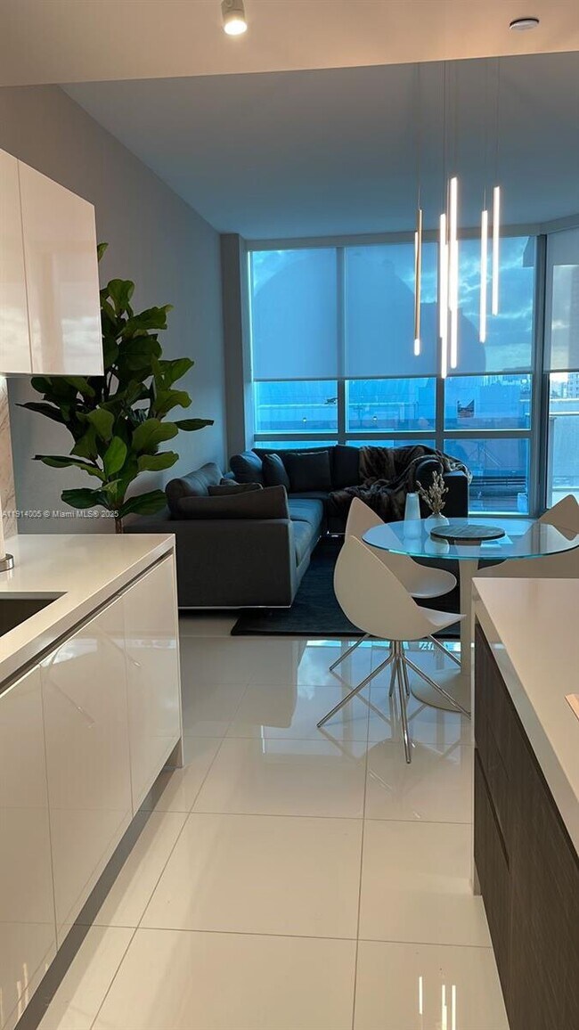 Foto del edificio - 851 NE 1st Ave