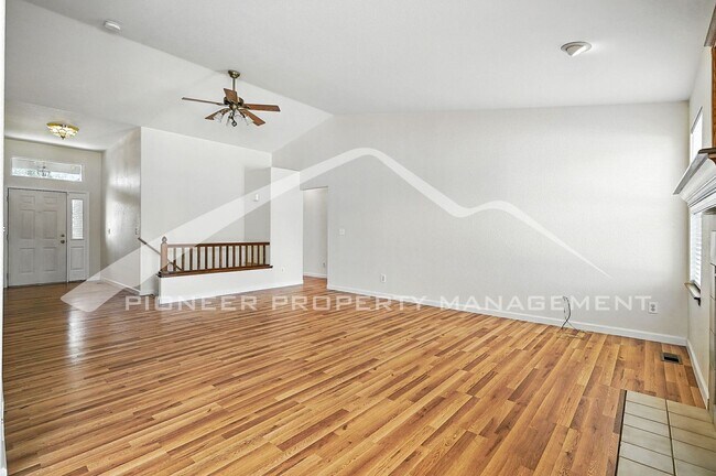 Foto del edificio - Charming Home with Central AC and Gas Fire...