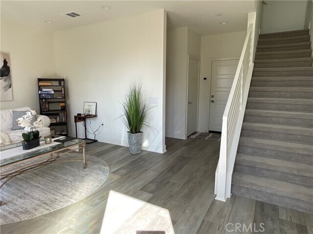 Foto del edificio - 1680 Pomona Ave