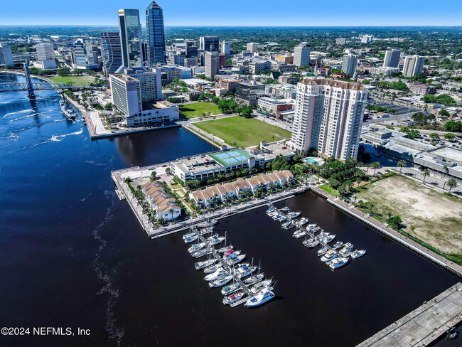 Foto del edificio - 400 E Bay St