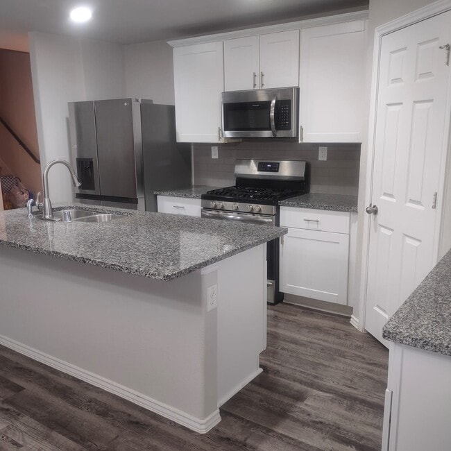 Foto del edificio - 6122 Scott Way