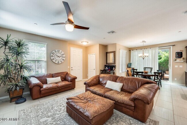 Foto del edificio - 9160 W Coolbrook Ave