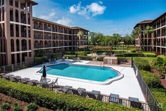 Building Photo - 6100 Gulfport Blvd S