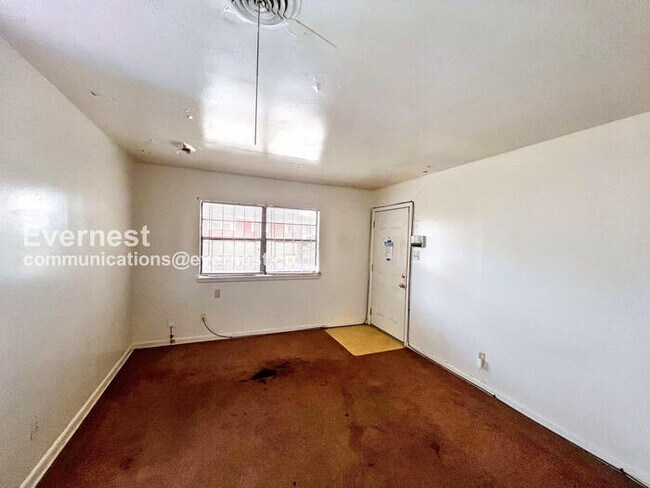 Foto del edificio - 1814 1/2 South Cross Street