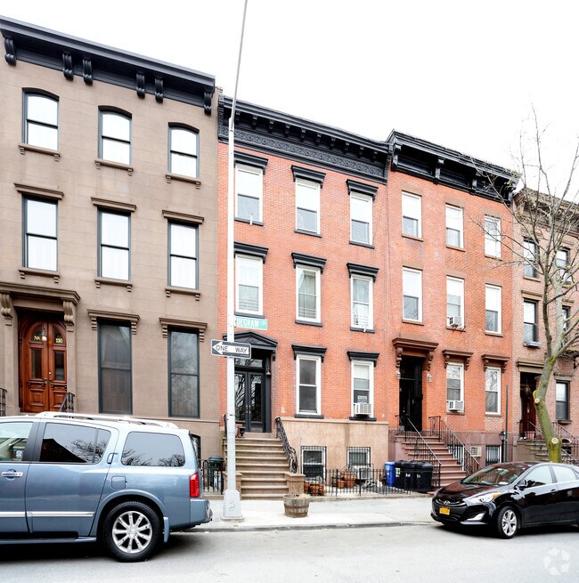 Building Photo - 228 Degraw St