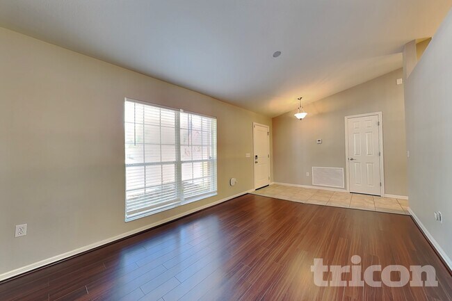Foto del edificio - 10752 Carloway Hills Dr