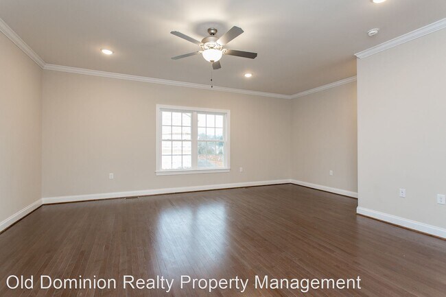 Building Photo - 3 br, 2.5 bath House - 1218 Bluemoon Drive