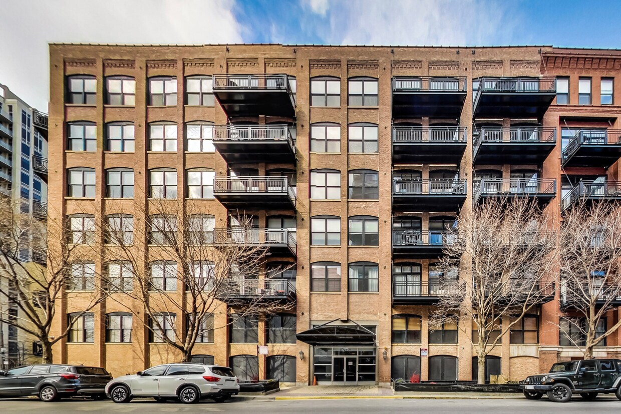Foto principal - 520 W Huron St