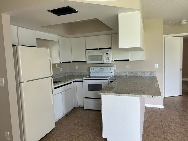 Foto del edificio - Flexible Living in a Prime Cape Coral Spot