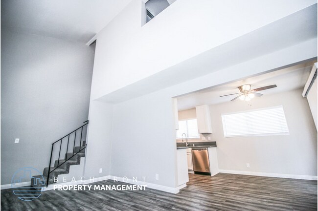Foto del edificio - 7892 Holt Ave.