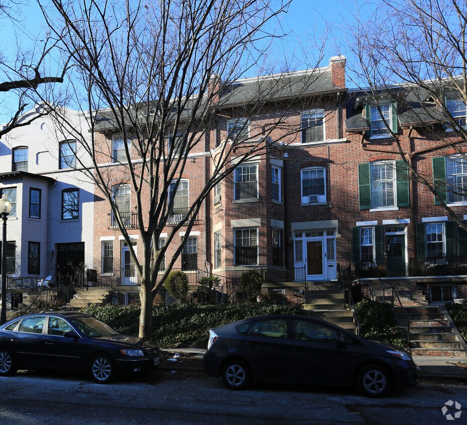 Primary Photo - 2628-2630 Woodley Pl NW
