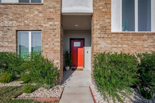 Building Photo - 6911 Amber Clf Ln