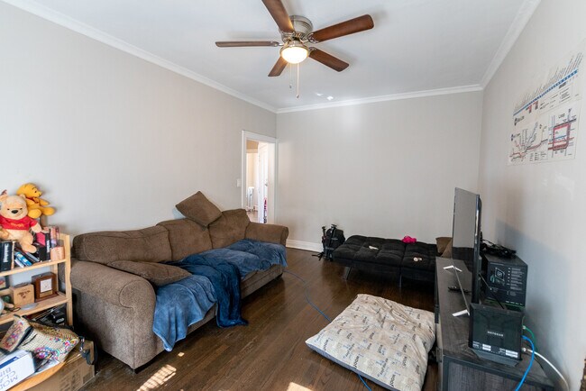Foto del edificio - 3545 N Troy St
