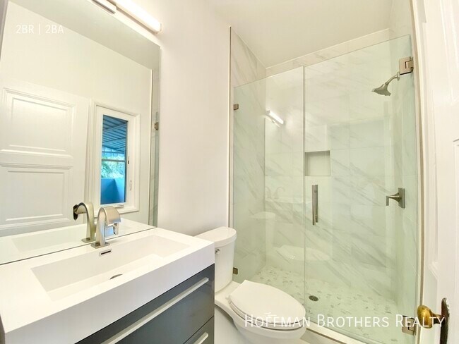 Foto del edificio - 1407 Laurel Ave