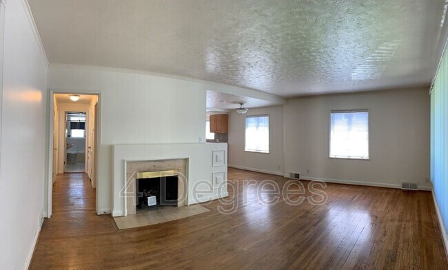 Building Photo - 2907 S Manito Blvd