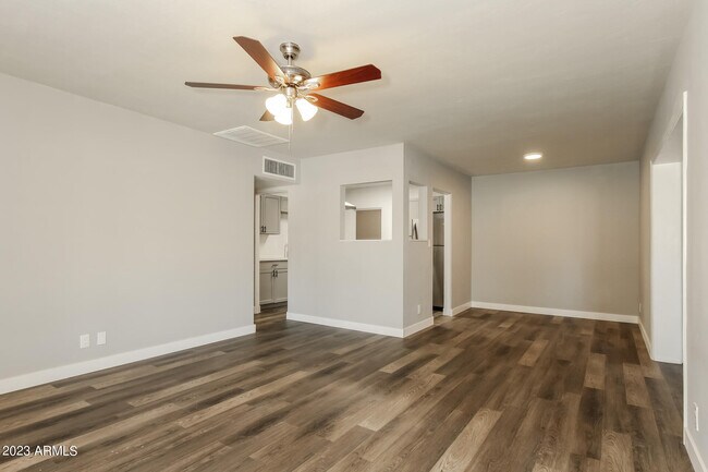 Building Photo - 310 4th Ave W