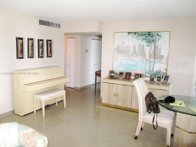 Foto del edificio - 1833 S Ocean Dr
