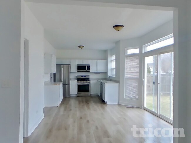 Foto del edificio - 7217 Sutherland Ct