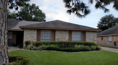 Building Photo - 19223 Woodglen Dr