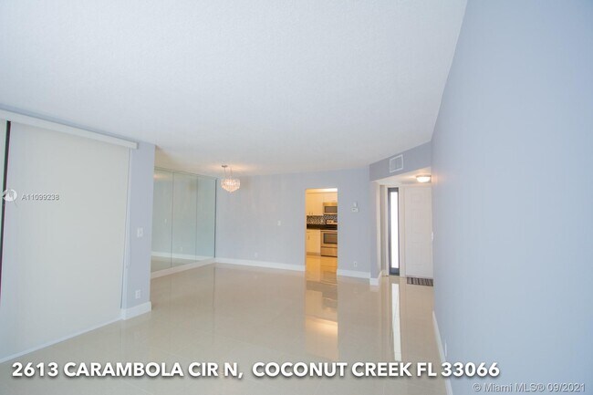 Building Photo - 2613 Carambola Cir N