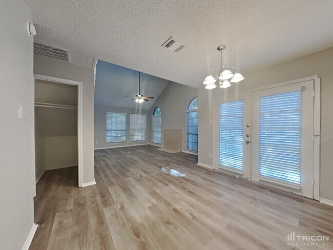Foto del edificio - 561 Oxbow St