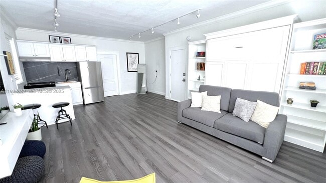 Building Photo - 1115 Euclid Ave