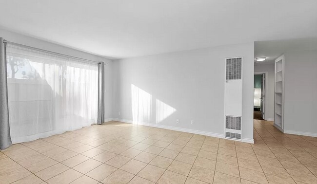 Building Photo - 209 W Channel Islands Blvd