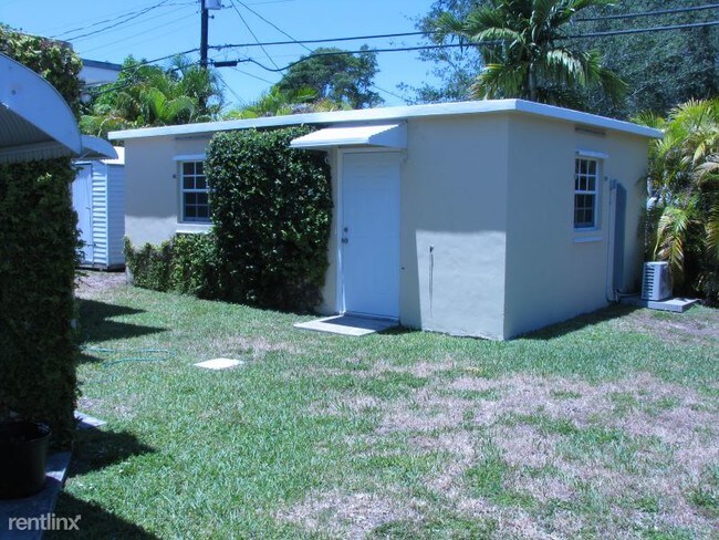 Building Photo - 2 br, 1 bath House - 6375 SW 42 ST