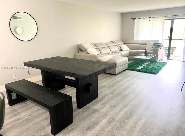Foto del edificio - 432 Lakeview Dr