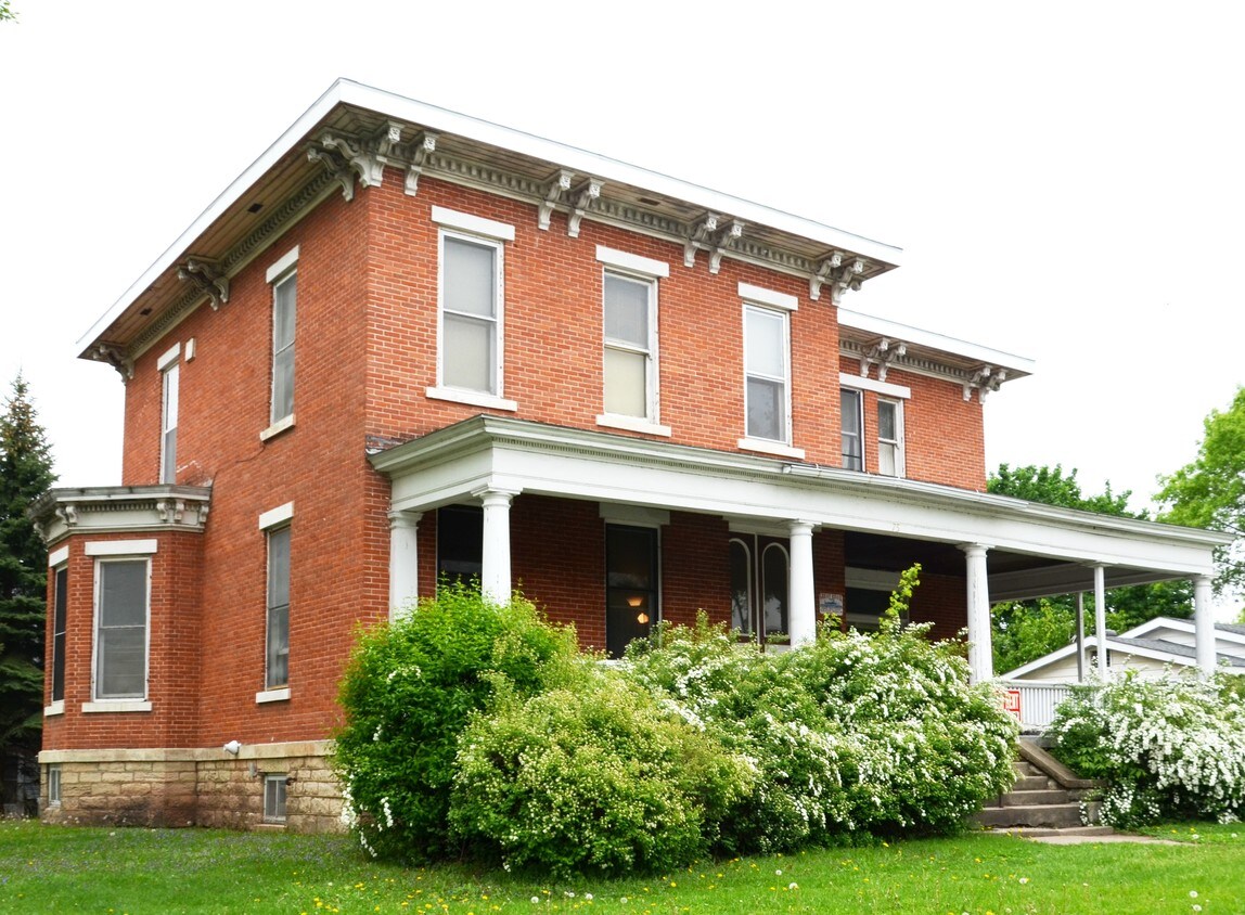 75 East 6th Street, Winona, MN 55987 Apartments in Winona, MN