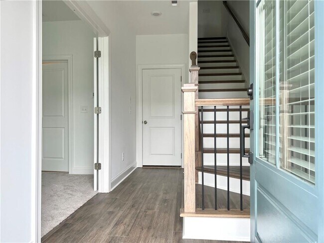 Building Photo - 3589 Myron Pl