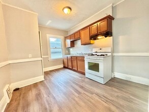 Building Photo - 215-217-217 Cedarwood Terrace