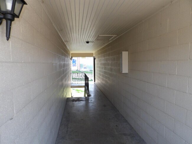 Foto del edificio - 720 Woodland Ave